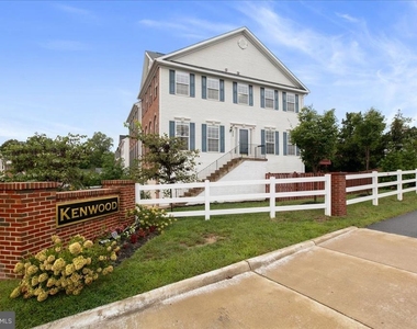 6350 Regal Oak Drive - Photo Thumbnail 1