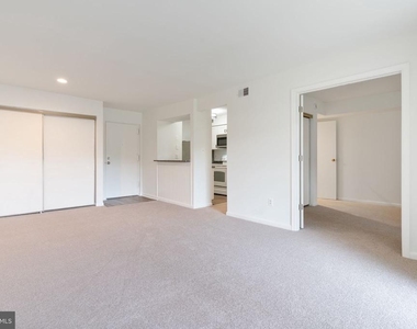 5766 Rexford Court - Photo Thumbnail 5