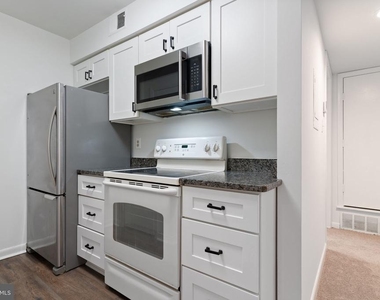 5766 Rexford Court - Photo Thumbnail 7