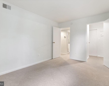5766 Rexford Court - Photo Thumbnail 15
