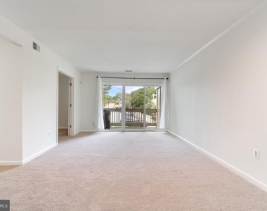 5766 Rexford Court - Photo Thumbnail 6