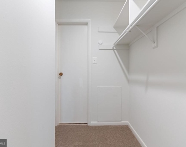 5766 Rexford Court - Photo Thumbnail 16