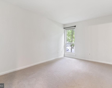 5766 Rexford Court - Photo Thumbnail 14