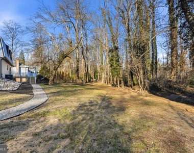 10704 Howerton Avenue - Photo Thumbnail 32