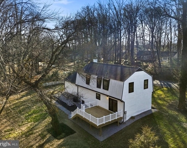 10704 Howerton Avenue - Photo Thumbnail 34