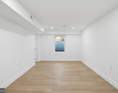 10704 Howerton Avenue - Photo Thumbnail 28