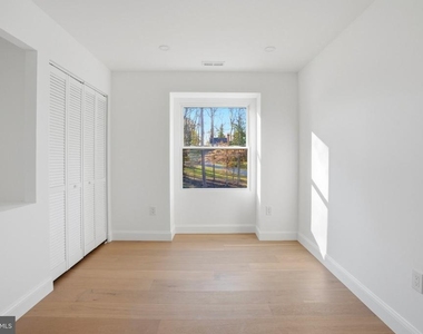 10704 Howerton Avenue - Photo Thumbnail 19