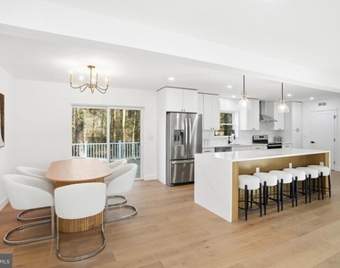 10704 Howerton Avenue - Photo Thumbnail 14