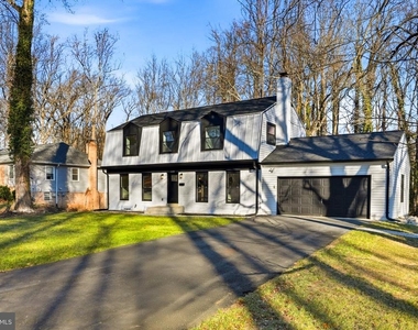 10704 Howerton Avenue - Photo Thumbnail 2