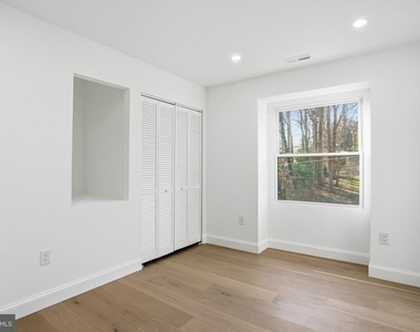 10704 Howerton Avenue - Photo Thumbnail 18