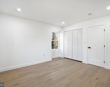 10704 Howerton Avenue - Photo Thumbnail 22