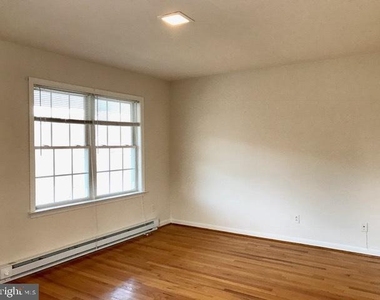 1214 William Street - Photo Thumbnail 5