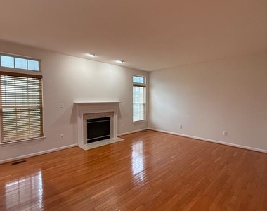 1113 Walker Drive - Photo Thumbnail 17