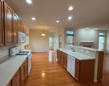 1113 Walker Drive - Photo Thumbnail 8
