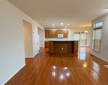 1113 Walker Drive - Photo Thumbnail 15
