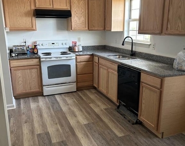 600 Highview Court - Photo Thumbnail 1