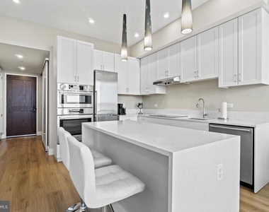 801 Fairfax Street - Photo Thumbnail 12