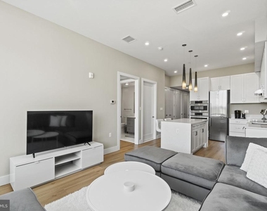 801 Fairfax Street - Photo Thumbnail 8