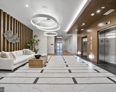 801 Fairfax Street - Photo Thumbnail 3