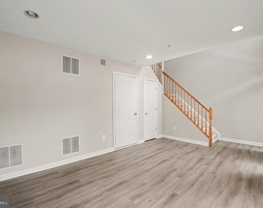 100 Meadows Lane - Photo Thumbnail 38