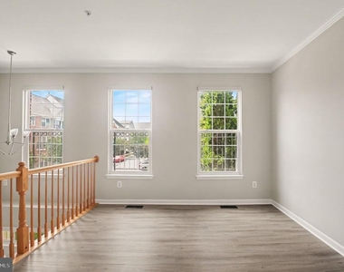 100 Meadows Lane - Photo Thumbnail 36