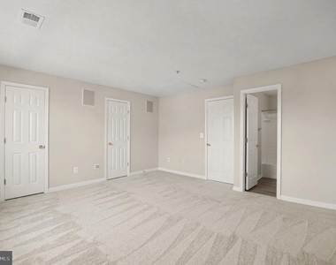 100 Meadows Lane - Photo Thumbnail 32