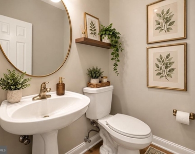 100 Meadows Lane - Photo Thumbnail 20