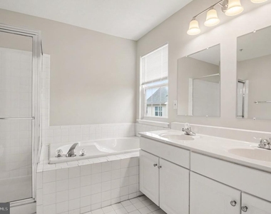 100 Meadows Lane - Photo Thumbnail 40