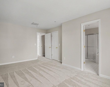 100 Meadows Lane - Photo Thumbnail 30
