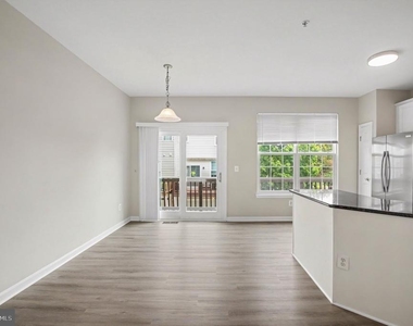 100 Meadows Lane - Photo Thumbnail 28