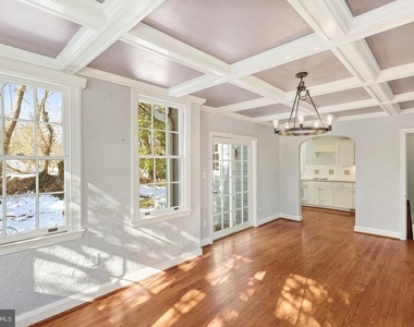 3916 Military Road - Photo Thumbnail 4