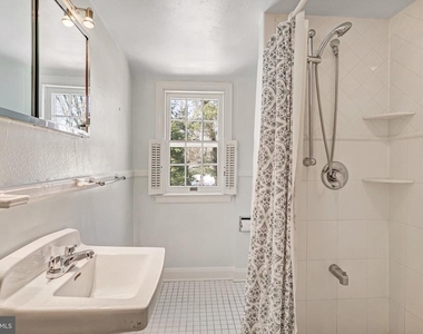 3916 Military Road - Photo Thumbnail 10