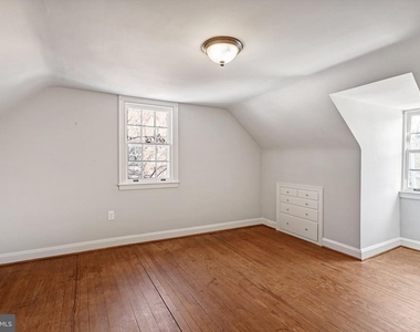 3916 Military Road - Photo Thumbnail 13