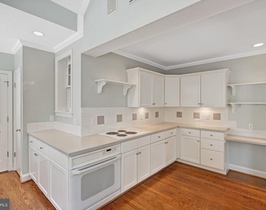 3916 Military Road - Photo Thumbnail 5