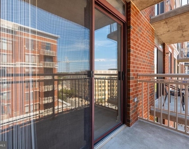 1205 N Garfield Street - Photo Thumbnail 21