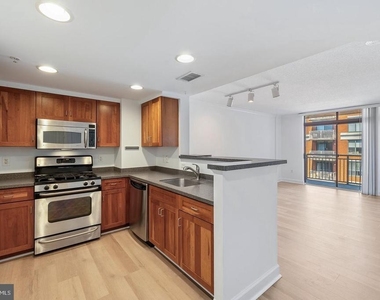 1205 N Garfield Street - Photo Thumbnail 16