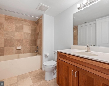 1205 N Garfield Street - Photo Thumbnail 10