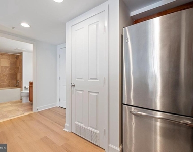 1205 N Garfield Street - Photo Thumbnail 19