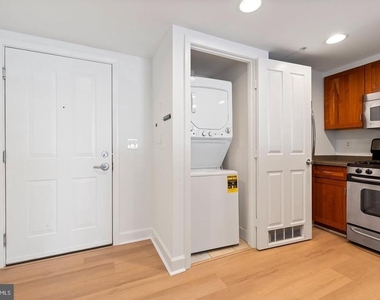 1205 N Garfield Street - Photo Thumbnail 9