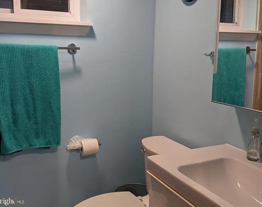 711 N Kensington Street - Photo Thumbnail 9