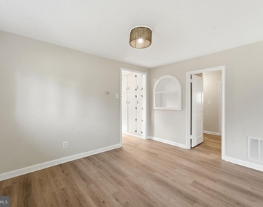 3376 N Buchanan Street - Photo Thumbnail 9