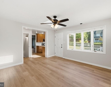 3376 N Buchanan Street - Photo Thumbnail 18
