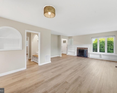 3376 N Buchanan Street - Photo Thumbnail 8