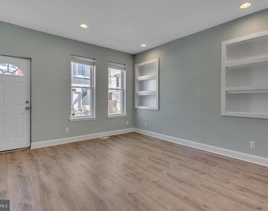 1912 Fontain Street - Photo Thumbnail 2