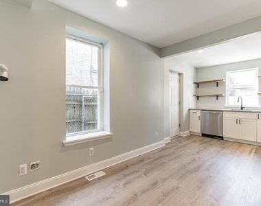 1912 Fontain Street - Photo Thumbnail 5