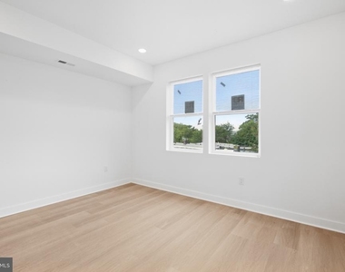 2506 N 12th Street - Photo Thumbnail 8