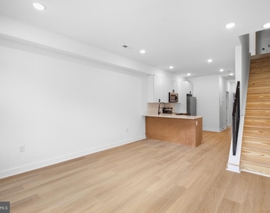 2506 N 12th Street - Photo Thumbnail 7