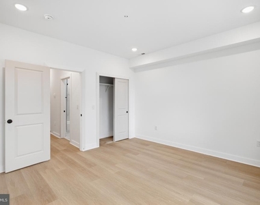 2506 N 12th Street - Photo Thumbnail 4
