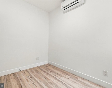 4535 N Gratz Street - Photo Thumbnail 14