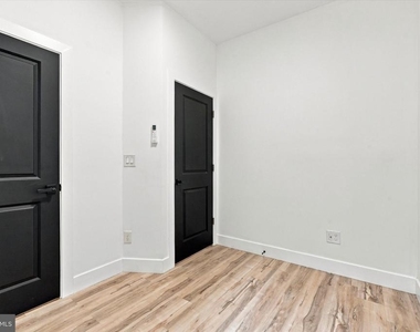 4535 N Gratz Street - Photo Thumbnail 12